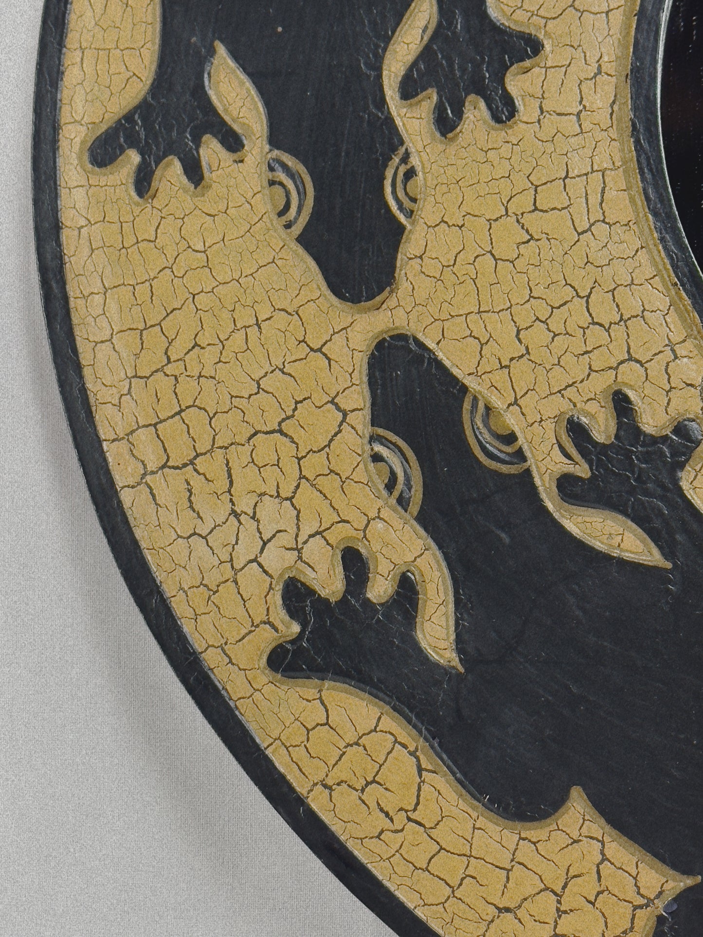 Cracked Gecko Mirror