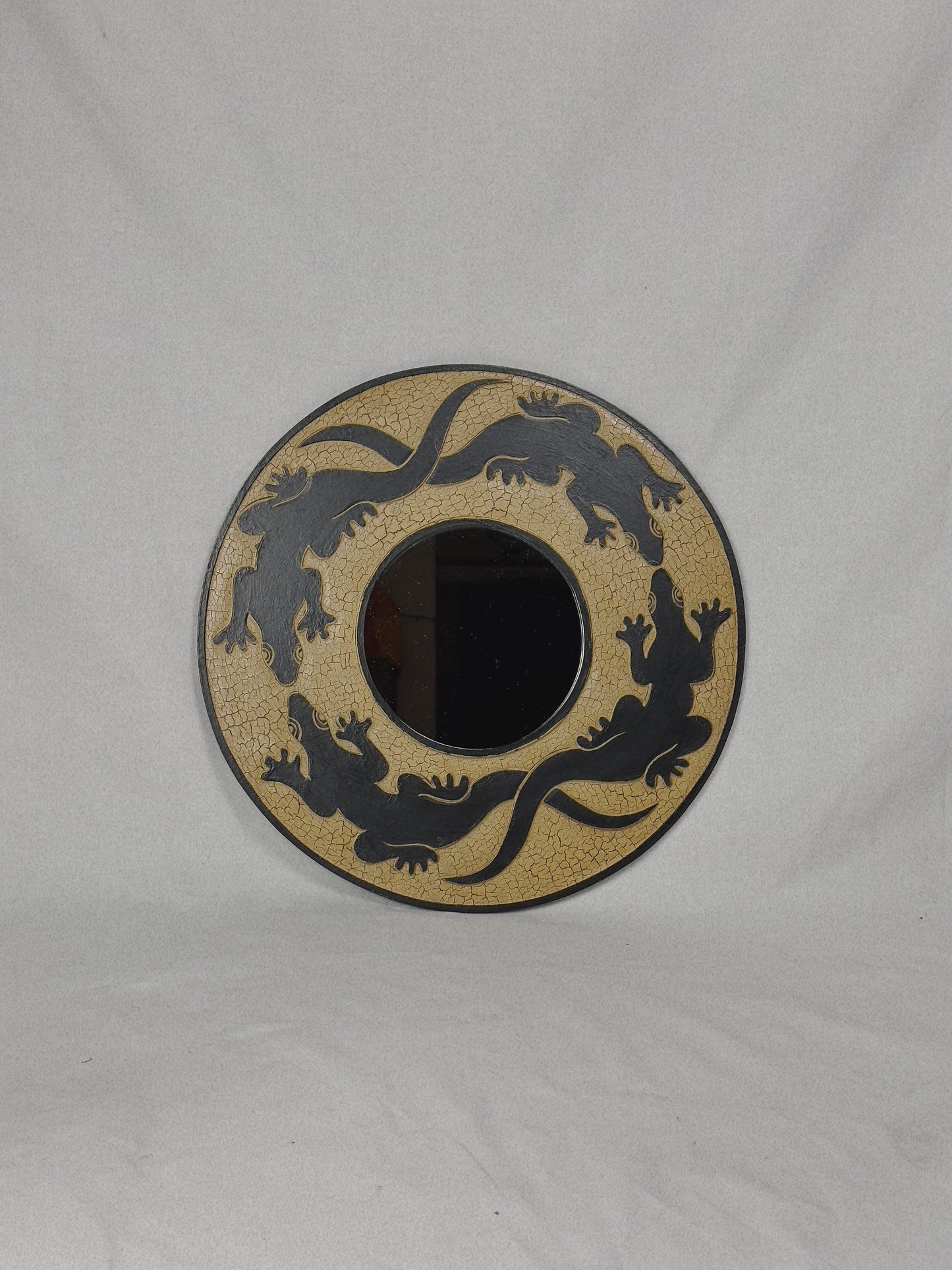 Cracked Gecko Mirror