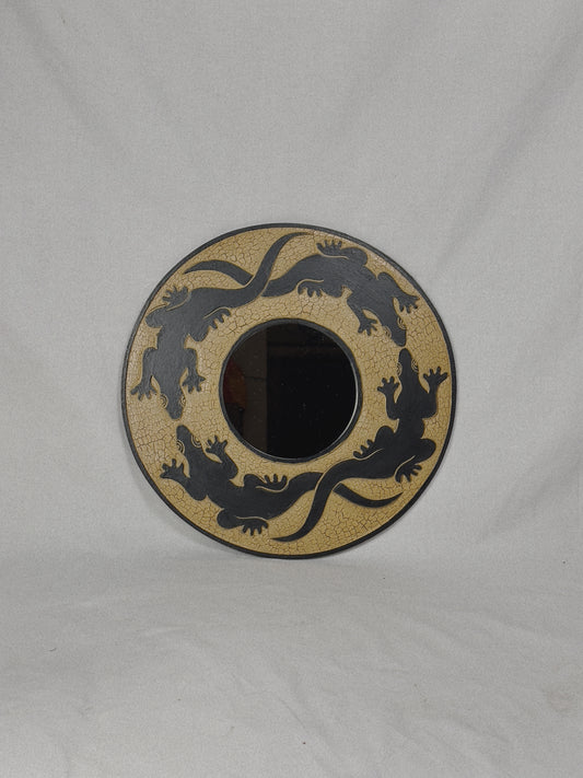 Cracked Gecko Mirror