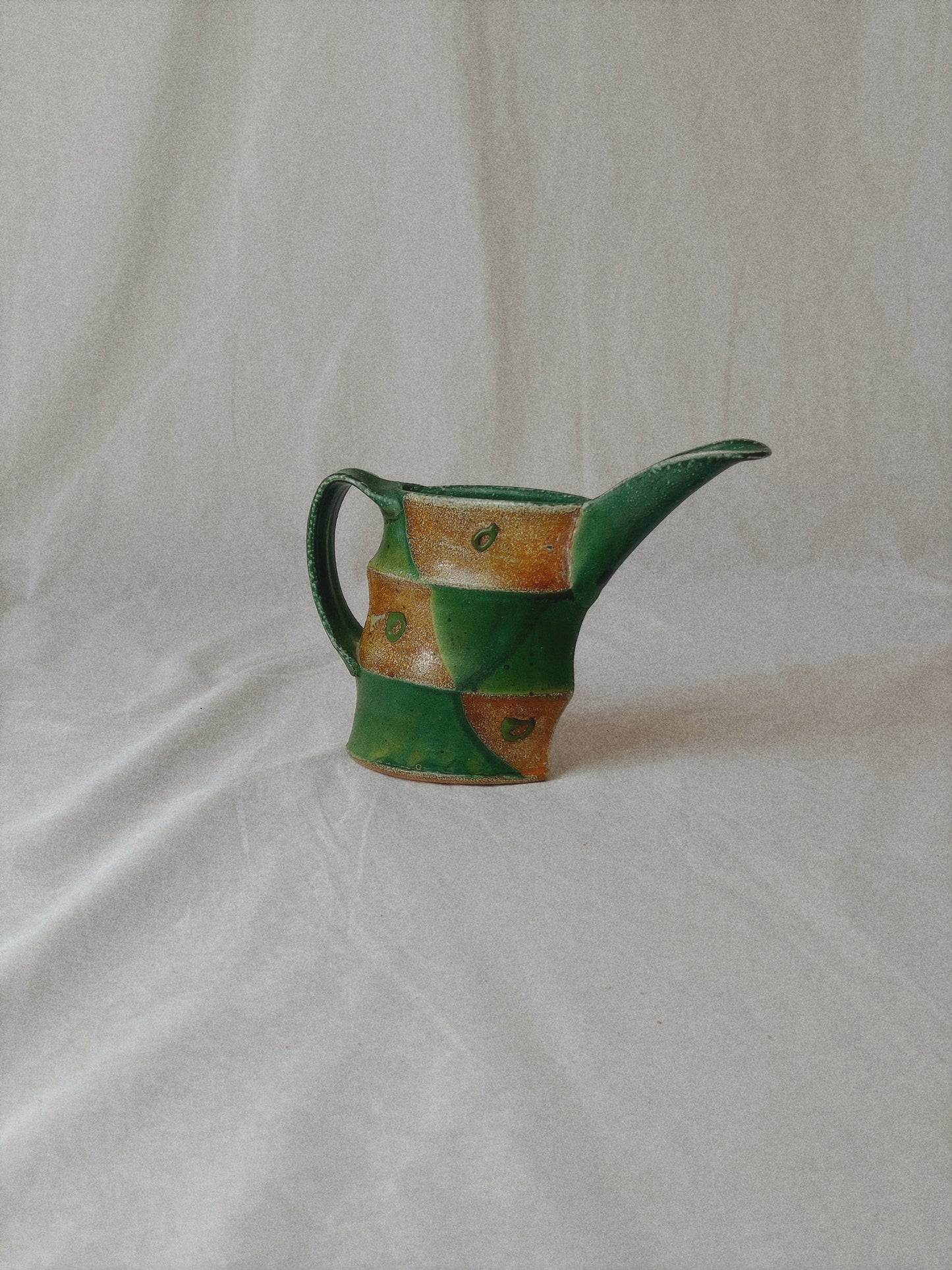 Beaked pitcher