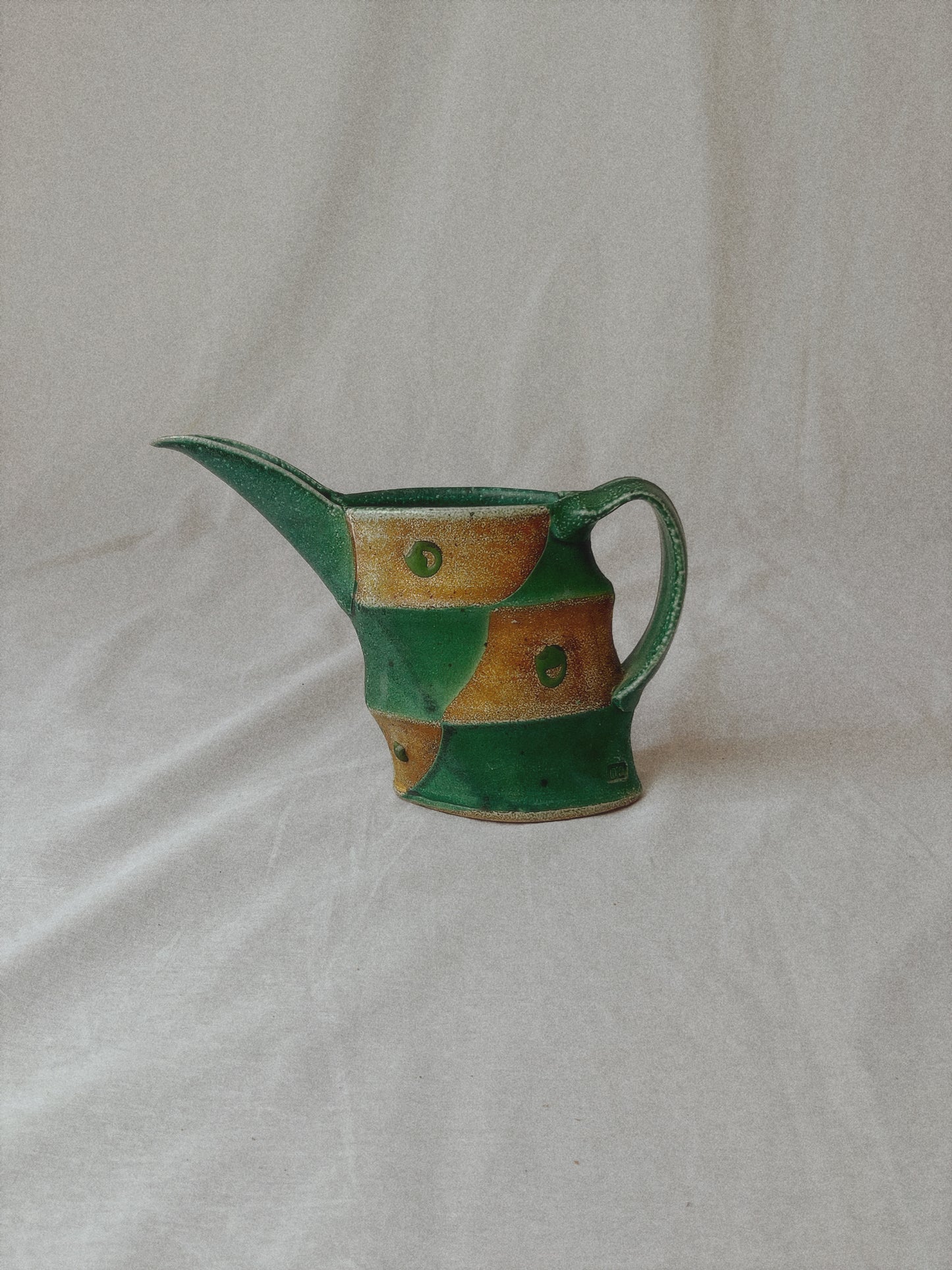 Beaked pitcher